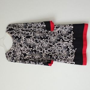 Beautiful print dress!